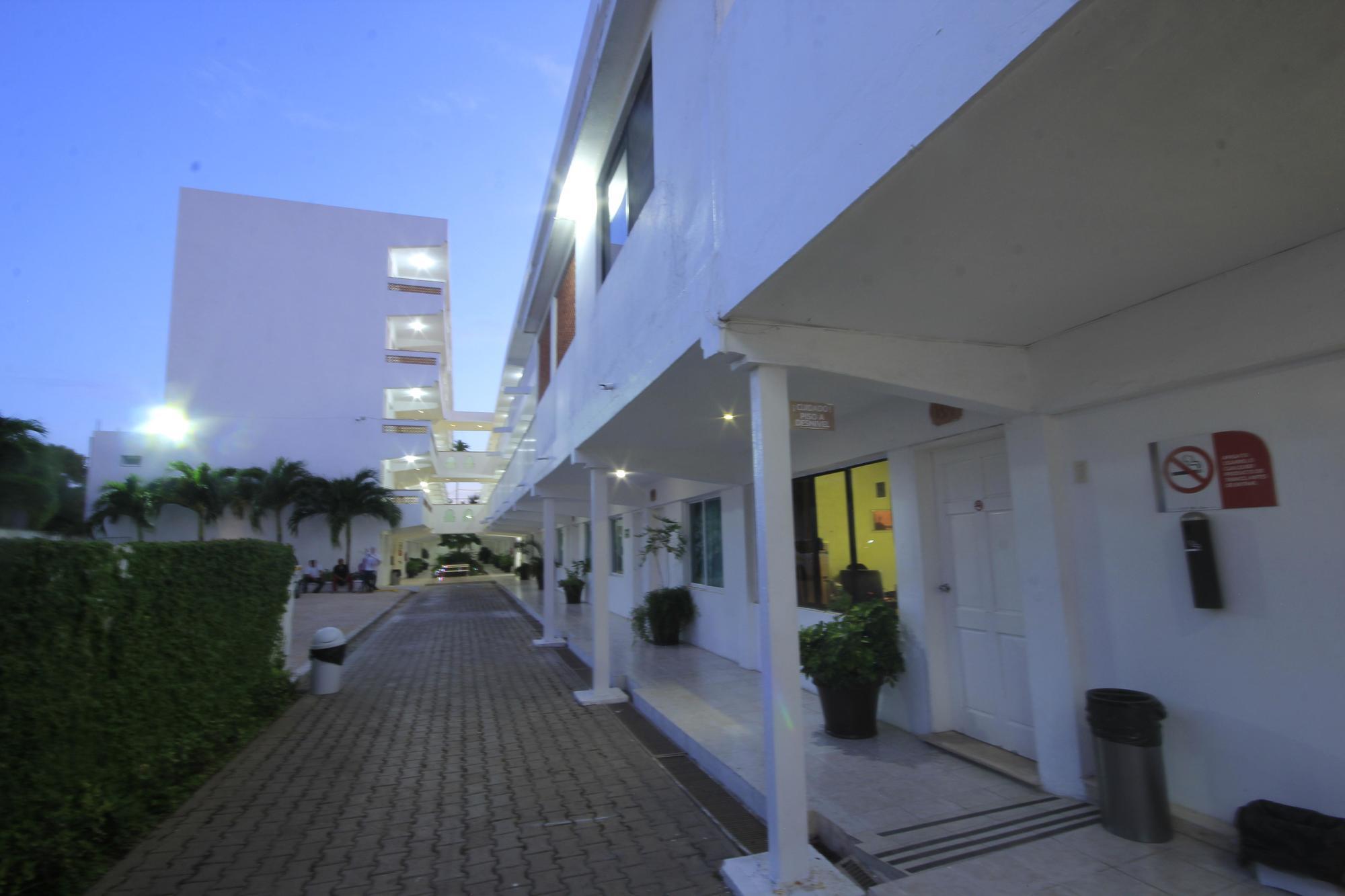 Hotel Casa Blanca Chetumal Exterior foto